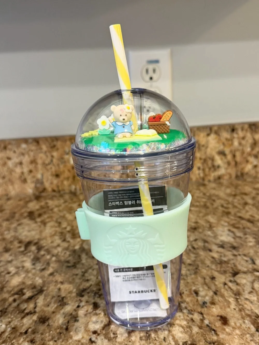 NWT Starbucks Korea Spring Flower Bearista Picnic Bear Figure Dome Cold Cup